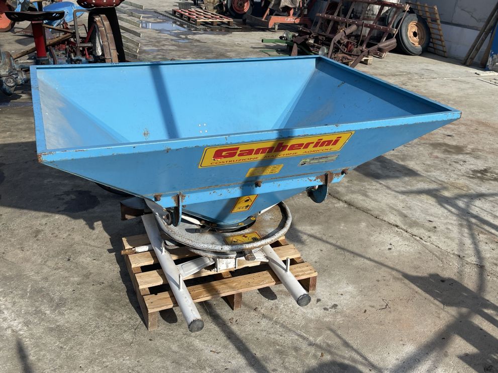 Fertilizer Spreader